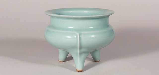 龙泉窑青瓷袴腰香炉- 每日环球展览- iMuseum